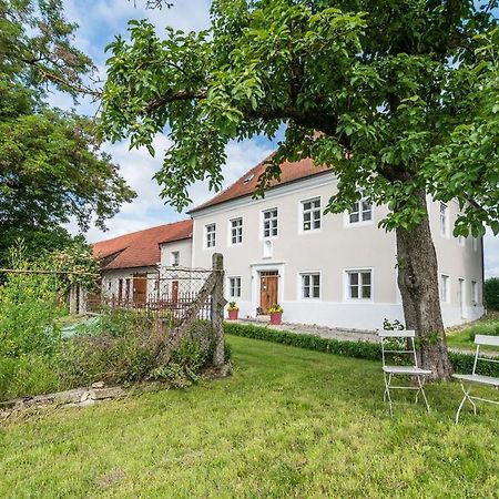 Historischer Pfarrhof Niederleierndorf Langquaid エクステリア 写真
