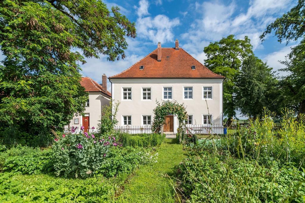Historischer Pfarrhof Niederleierndorf Langquaid エクステリア 写真